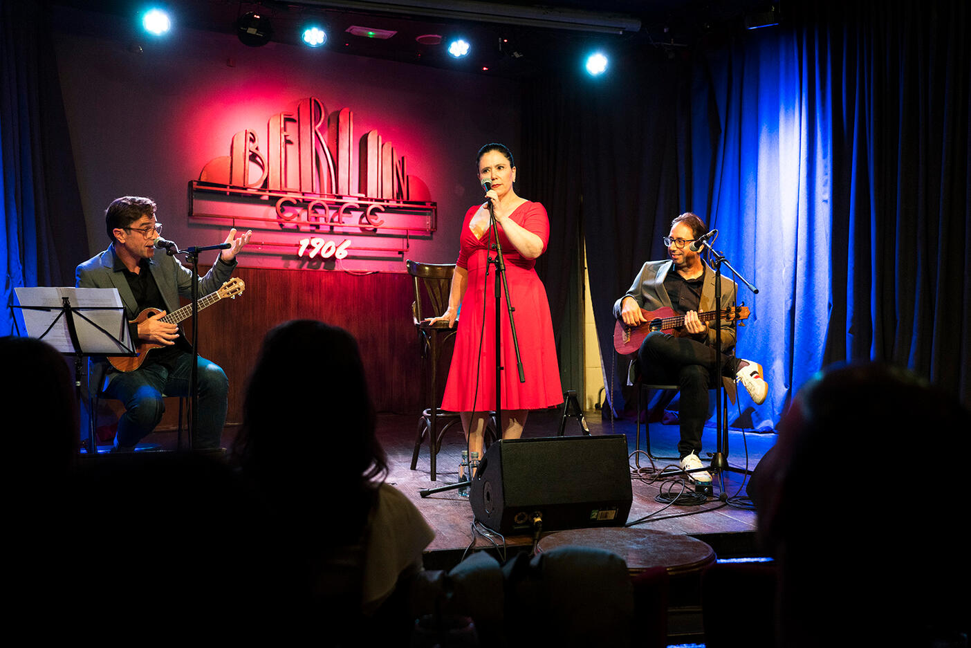 Alex Borstein and the Amstergang
